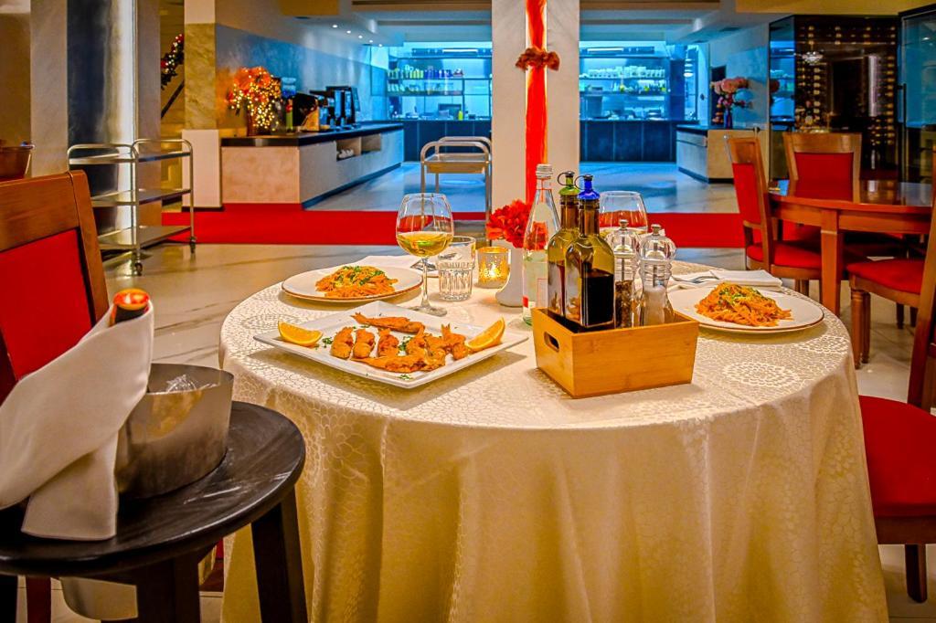 Hotel Vivas Durres Exterior photo